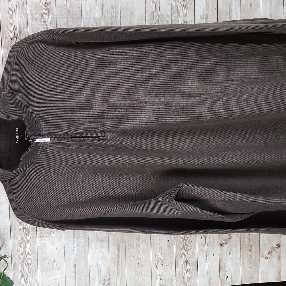 VanHeusen, Men's grayish brown pullover sweater/shirt, in great condition, Sz XL - Picture 3 of 6